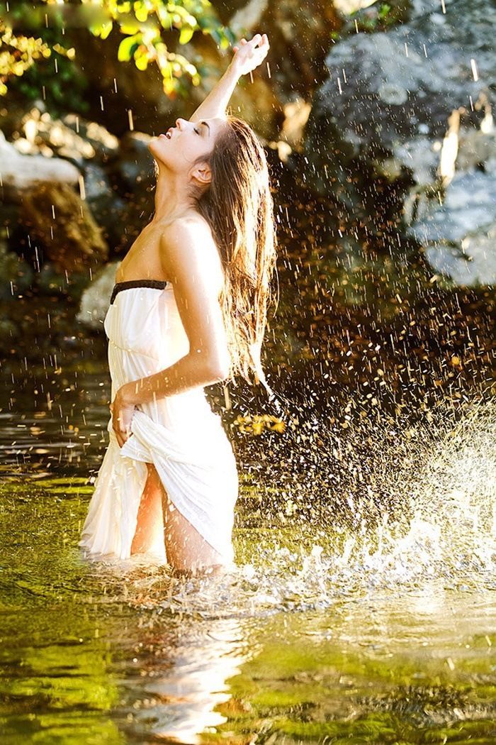 Marie Avgeropoulos in Batam