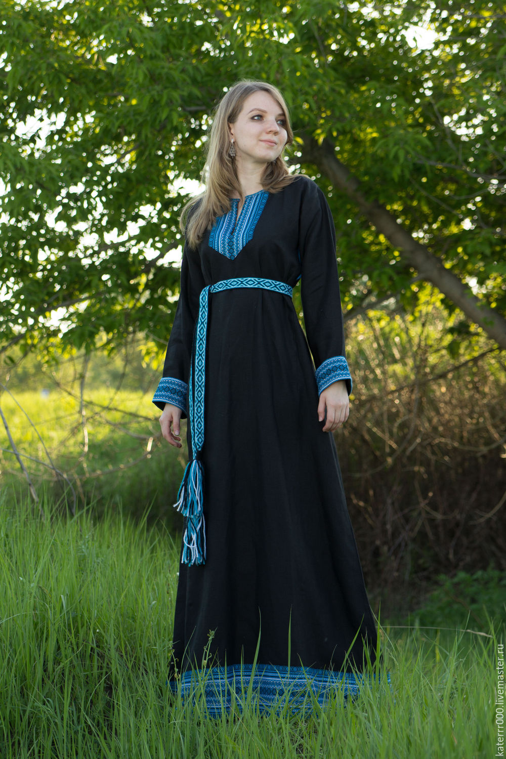 Women in Slavic costumes in Batam