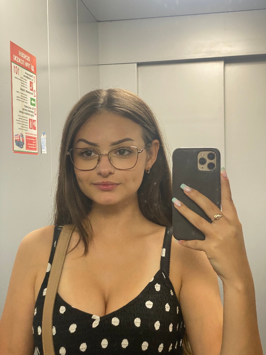 Sexy model Stacy in Batam